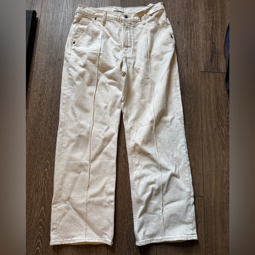 NWT Abercrombie Mid Rise Baggy Jeans Size 29